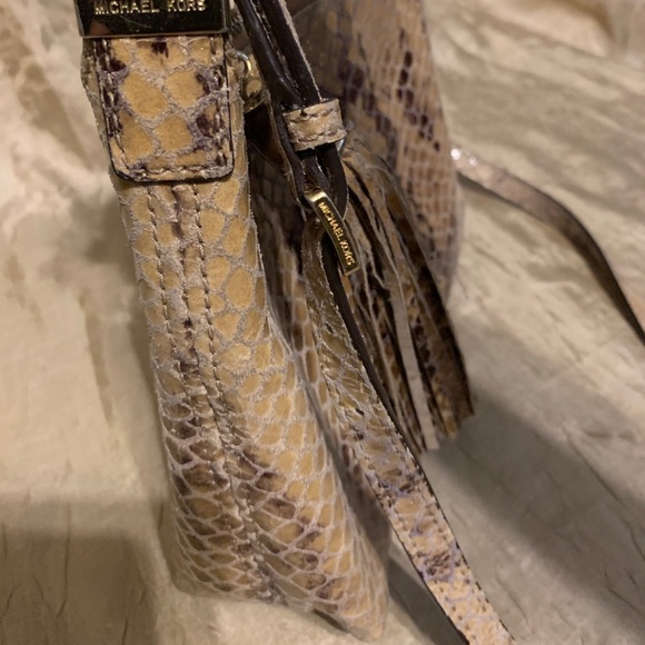 Michael Kors python crossbody bag - Picture 10 of 15